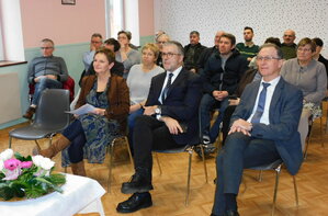 Achevée fin 2022, la place de la mairie inaugurée en mai